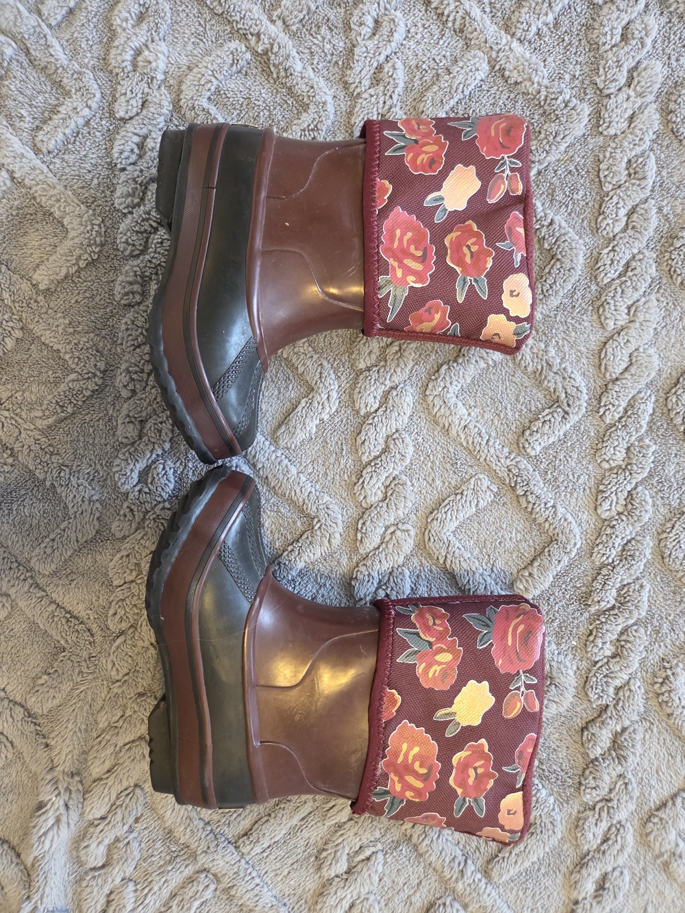 Size 9 Toddler, Girls Sorel Burgundy Boot With Fleece Liner - Picture 5 of 9